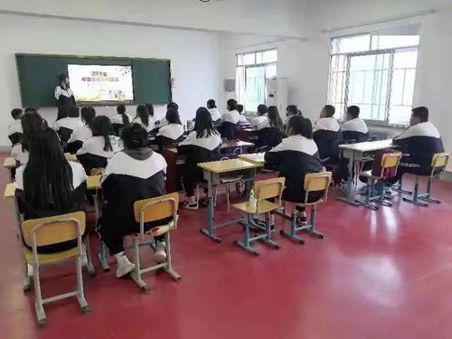 重陽敬老暖金秋，市現代服務學校開展主題教育活動與教育咨詢服務